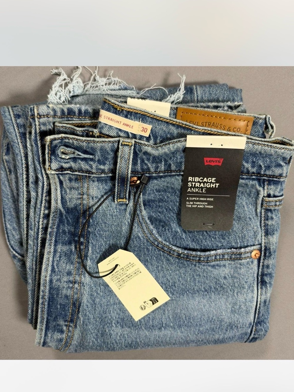 Levi's Ribcage Straight Ankle Jeans - Light Blue Wash
